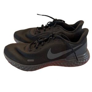 Nike Women’s  Black Athletic Shoes 11W